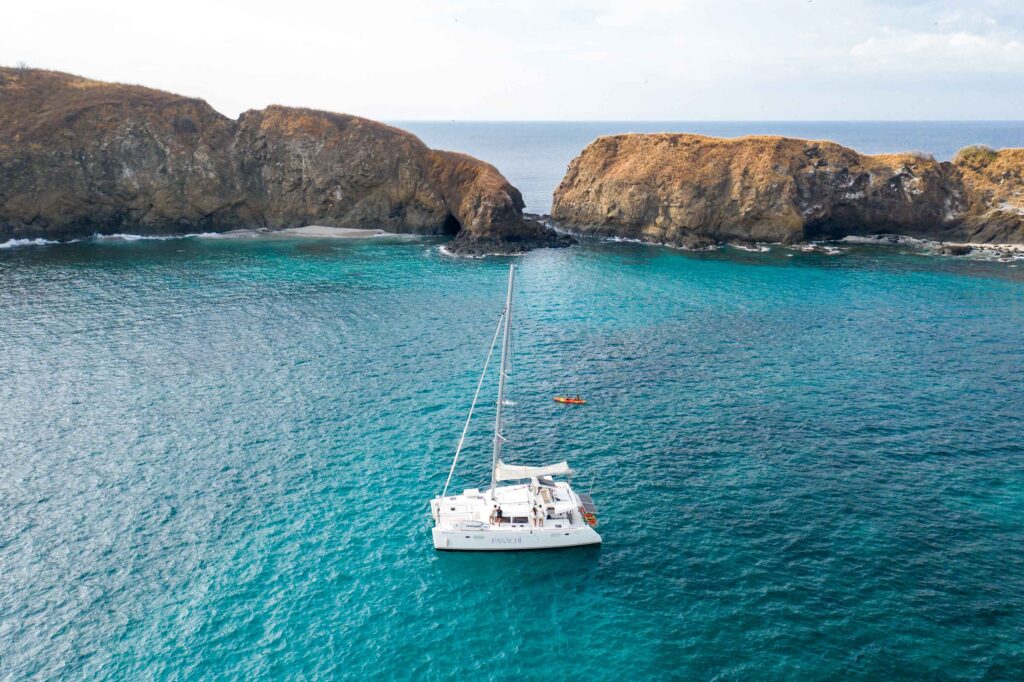 costa-rica-catamaran1